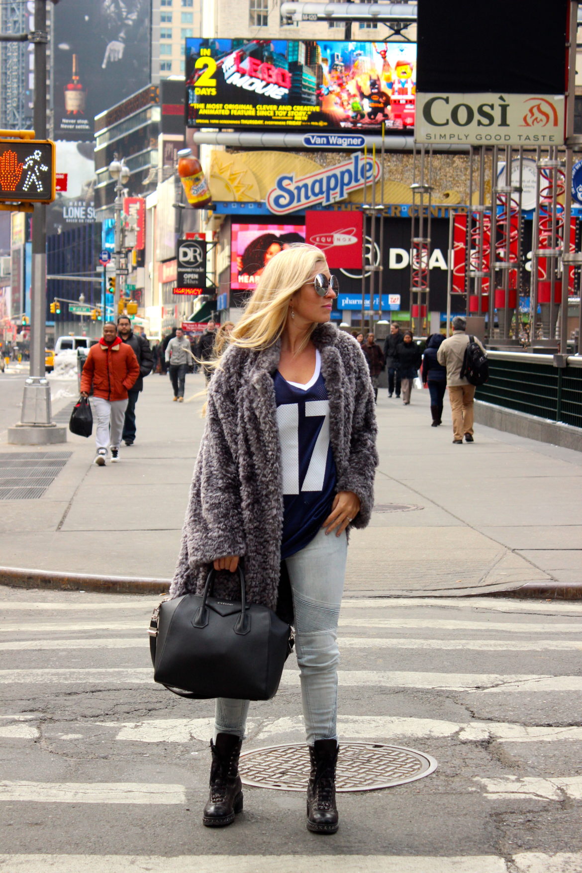 givenchy black antigona